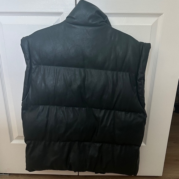 BLANK NYC Dark Green Puffer Vest - Picture 3 of 3